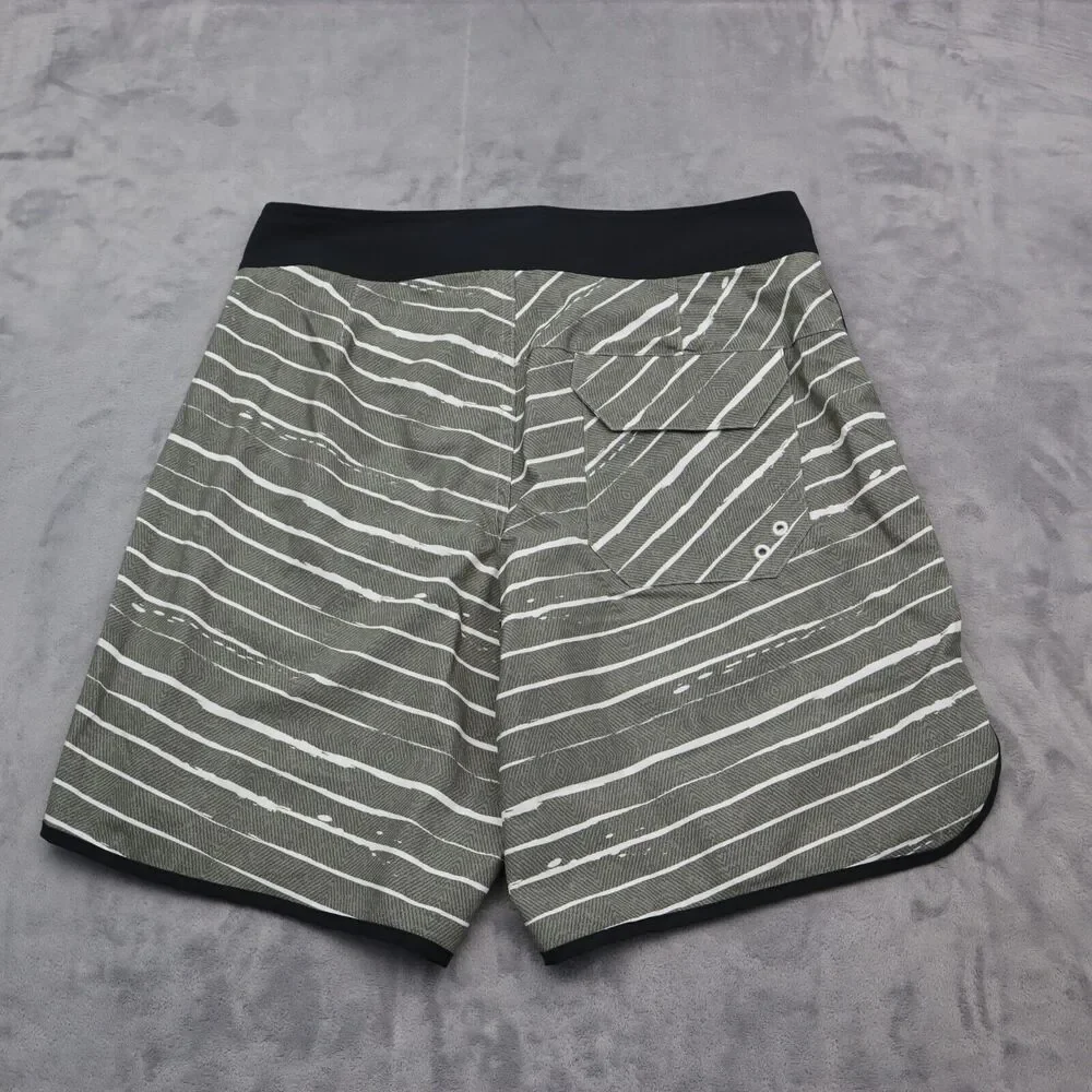 Under Armour Shorts Mens 30 Green White Board Swim Trunks Bathing Suit Pocket